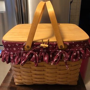 Large Longaberger Picnic Basket dated 1998.